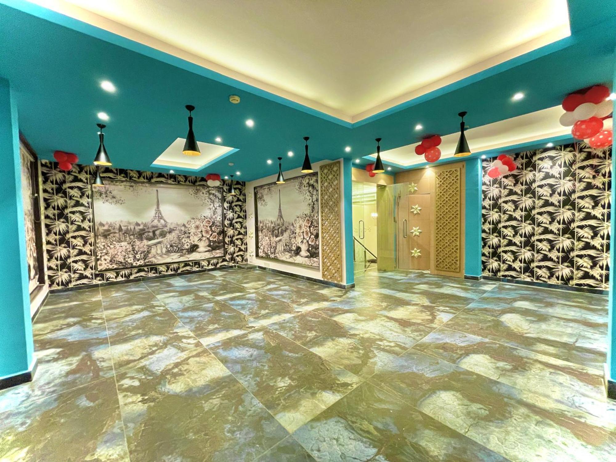 Hotel Kuber Palace ! Puri Near-Sea-Beach-And-Temple Fully-Air-Conditioned-Hotel With-Lift-And-Parking-Facility 外观 照片